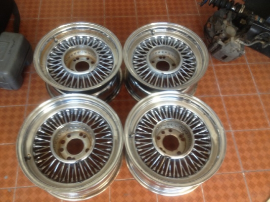 ล้อซี่ลวด USA เเท้ขอบ15กว้าง7นิ้ว4รู114กับ5รู114เก่าญี่ปุ่นสภาพตามรูปครับ