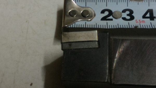 มีดกลึ่งปลอกแบบเม็ดมีดสามเหลี่ยม เปลี่ยนมีดได้ 6 มุม