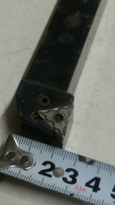 มีดกลึ่งปลอกแบบเม็ดมีดสามเหลี่ยม เปลี่ยนมีดได้ 6 มุม