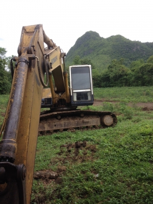 แมคโครแพ็คคู่ 200-5 ช่วงล่างดี เครื่องดี ไฟครบ แอร์เย็น ใช้งานประจำ ขายเป็นคู่หรือแยกคันได้