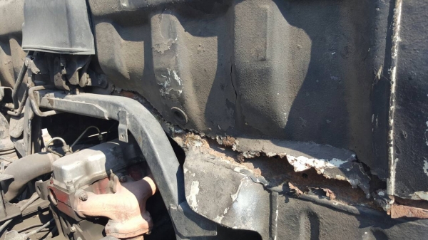 ขายหกล้อ HINO FC2WEKAรถสภาพพร้อมใช้งาน  ช่วงยาวหกเมตร เครื่องเกียร์ดี คัชชีสวยไม่ผุไม่บวม ยางพร้อมใช้งานทั้ง หกเส้น ภาษีไม่ขาด เอกสารเล่มทะเบียน