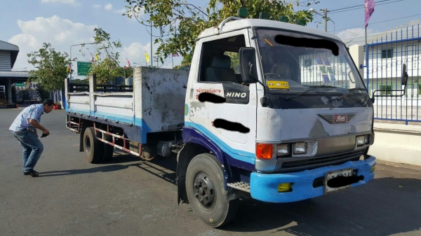 ขายหกล้อ HINO FC2WEKAรถสภาพพร้อมใช้งาน  ช่วงยาวหกเมตร เครื่องเกียร์ดี คัชชีสวยไม่ผุไม่บวม ยางพร้อมใช้งานทั้ง หกเส้น ภาษีไม่ขาด เอกสารเล่มทะเบียน