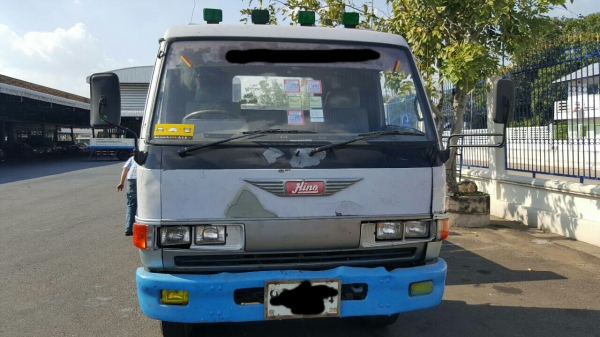 ขายหกล้อ HINO FC2WEKAรถสภาพพร้อมใช้งาน  ช่วงยาวหกเมตร เครื่องเกียร์ดี คัชชีสวยไม่ผุไม่บวม ยางพร้อมใช้งานทั้ง หกเส้น ภาษีไม่ขาด เอกสารเล่มทะเบียน
