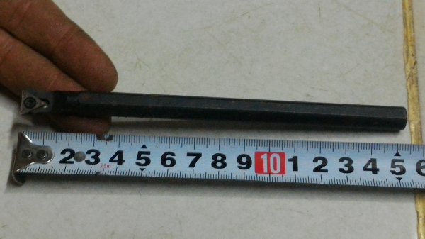 ด้านมีดคว้านเม็คมีดสามเหลี่ยม เหมาะกับรูคว้านขนาด 12 มม. ขึ้นไป