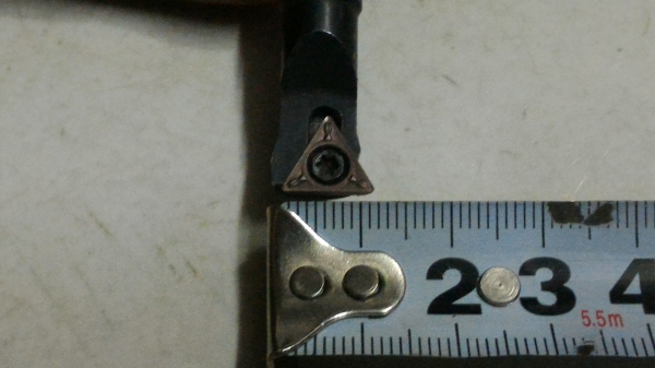 ด้านมีดคว้านเม็คมีดสามเหลี่ยม เหมาะกับรูคว้านขนาด 12 มม. ขึ้นไป