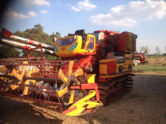 ขายรถเกี่ยวข้าวศักดิ์พัฒนา สตาร์บิ๊ก เครื่องhino jo8c ช่วงล่าง12 โซ่d3 ปั๊ม23 สภาพพร้อมใช้งาน ช่วงล่างดี ระบบเกี่ยวปกติ