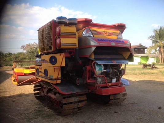 ขายรถเกี่ยวข้าวศักดิ์พัฒนา สตาร์บิ๊ก เครื่องhino jo8c ช่วงล่าง12 โซ่d3 ปั๊ม23 สภาพพร้อมใช้งาน ช่วงล่างดี ระบบเกี่ยวปกติ