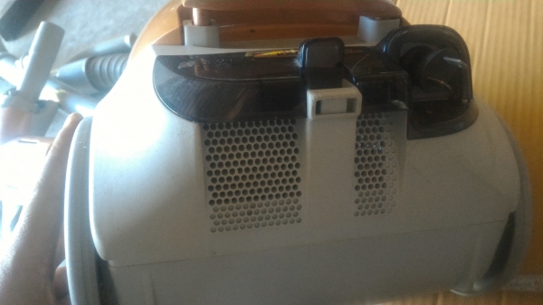 เครื่องดูดฝุน SANYO จากญี่ปุน ปรับระดับความแรงการดูดได้หลายระดับจากตัวด้ามดูดได้เลยสะดวก