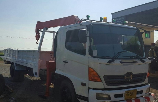 หกล้อ ฮีโน่ FG1JPPA 212ปี46 ติดเครน 4.8 ตัน ยาว 7.20ม สภาพดีสวยพร้อมใช้ ทะเบียนพร้อมโอน ราคา 1,150,000บ ต่อรองได้