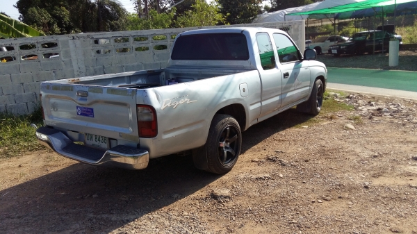 ฟรีดาวน์ครับ TOYOTA HILUX TIGER 2500  CAB ปี99 รถสวยเดิม พร้อมใช้ครับ