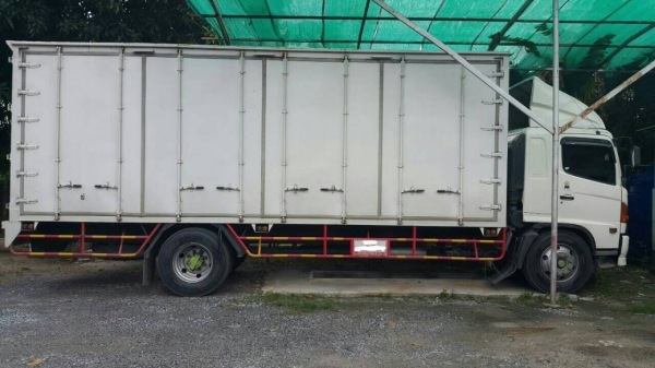 HINO MEGA FG QDR 212แรงม้า7.5ม. ปี2555(13)ตู้แห้ง10บานสวยกริบๆบางๆเดิมๆพร้อมใช้งาน