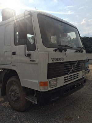 ขายหัวลาก VOLVO สภาพพร้อมใช้งาน เครื่องเกียร์ดี เอกสารเล่มทะเบียนพร้อมโอนครับ