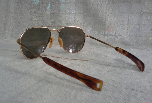 อภิมหาเทพแว่นตาตัวพ่อบิดา รุ่นหายาก! AO SKYMASTER AVIATOR SPORT USA อภิมหาเทพแว่นตาตัวพ่อบิดา รุ่นหายาก! AO SKYMASTER AVIATOR SPORT USA