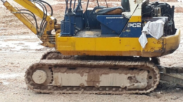 ขายรถแบคโฮ KOMATSU PC20-6 โซ่แผ่นแทรคใหม่ ราคา 200000