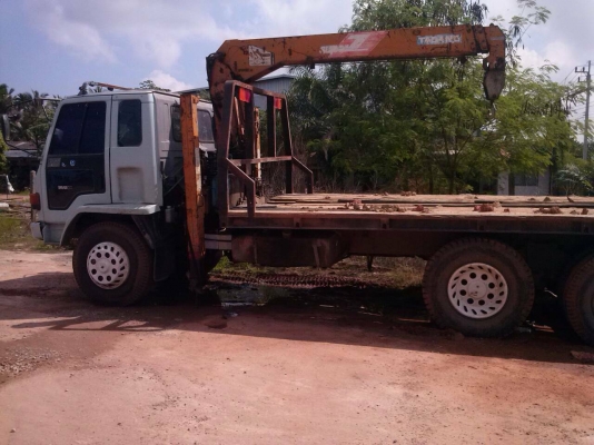 รถอีซูซุ 10 ล้อ ท้ายลาด / ติดเครน 3 ตัน.  FVZ  195 แรงม้า.   สนใจติดต่อ  081 - 6079515