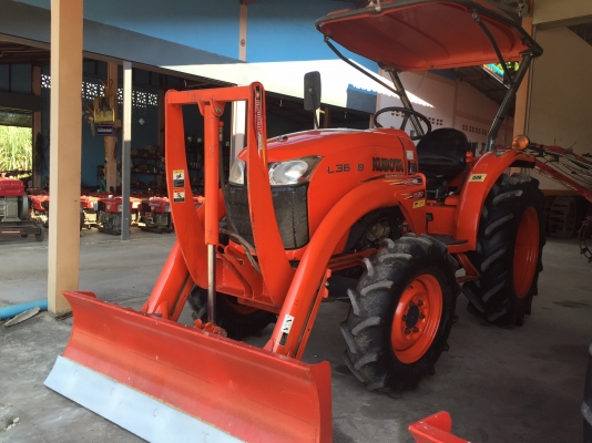 ขายรถไถคูโบต้า L3608 พร้อมอุกรณ์ ดันดินหน้าคานบนและโลตารี่ ชั่วโมงการทำงาน 1077ชั่วโมง รถสภาพดีมาก พร้อมใช้งาน