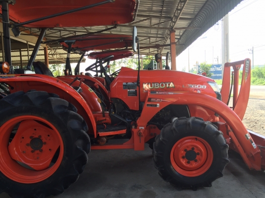 ขายรถไถคูโบต้า L3608 พร้อมอุกรณ์ ดันดินหน้าคานบนและโลตารี่ ชั่วโมงการทำงาน 1077ชั่วโมง รถสภาพดีมาก พร้อมใช้งาน