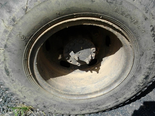 รถฮีโน่ 6 ล้อดั้ม KM - 310  117 แรงม้า.  ( มีขาย 2 คัน. )   สนใจติดต่อ  081 - 6079515