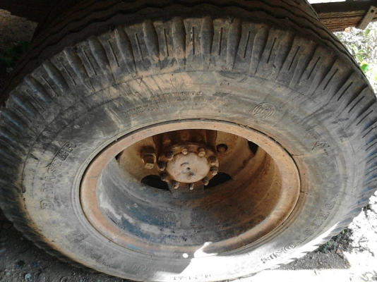 รถฮีโน่ 6 ล้อดั้ม KM - 310  117 แรงม้า.  ( มีขาย 2 คัน. )   สนใจติดต่อ  081 - 6079515