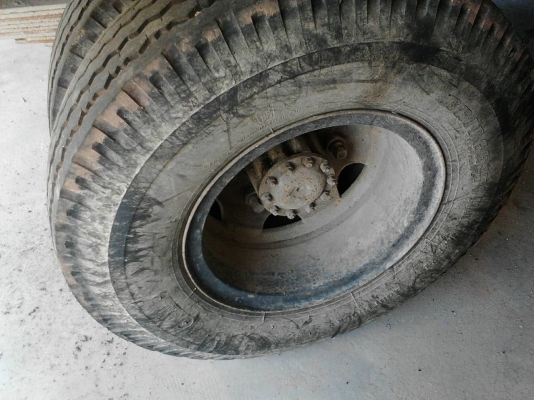 รถฮีโน่ 6 ล้อดั้ม KM - 310  117 แรงม้า.  ( มีขาย 2 คัน. )   สนใจติดต่อ  081 - 6079515