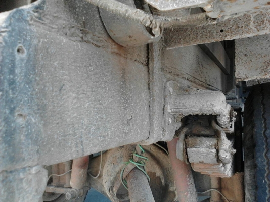 รถฮีโน่ 6 ล้อดั้ม KM - 310  117 แรงม้า.  ( มีขาย 2 คัน. )   สนใจติดต่อ  081 - 6079515