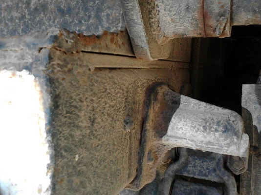 รถฮีโน่ 6 ล้อดั้ม KM - 310  117 แรงม้า.  ( มีขาย 2 คัน. )   สนใจติดต่อ  081 - 6079515