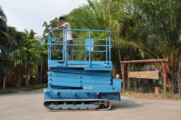 ขายรถกระเช้าAICHI สูง6เมตร ไฟฟ้า  อุปกรณ์ครบพร้อมใช้ สภาพสวยเดิมจากญี่ปุ่น 78,000บาท เท่านั้น!!