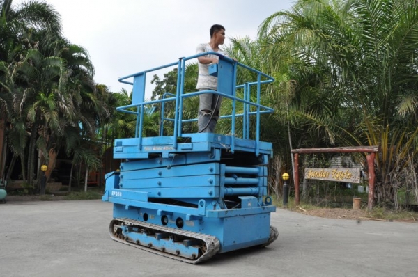 ขายรถกระเช้าAICHI สูง6เมตร ไฟฟ้า  อุปกรณ์ครบพร้อมใช้ สภาพสวยเดิมจากญี่ปุ่น 78,000บาท เท่านั้น!!