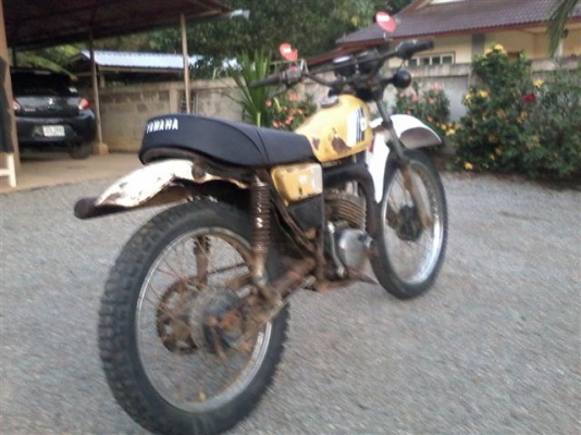 ขาย DT100 ไม่มีเอกสารออกใบซื้อขายเครื่องดีโครงคันสตาร์ทคันเกียร์ไม่เชื่อมรถเดิมแห้งๆเครื่องไม่เยิ้มเหมาะเอาไปปั้น