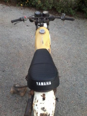 ขาย DT100 ไม่มีเอกสารออกใบซื้อขายเครื่องดีโครงคันสตาร์ทคันเกียร์ไม่เชื่อมรถเดิมแห้งๆเครื่องไม่เยิ้มเหมาะเอาไปปั้น