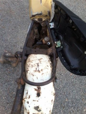 ขาย DT100 ไม่มีเอกสารออกใบซื้อขายเครื่องดีโครงคันสตาร์ทคันเกียร์ไม่เชื่อมรถเดิมแห้งๆเครื่องไม่เยิ้มเหมาะเอาไปปั้น