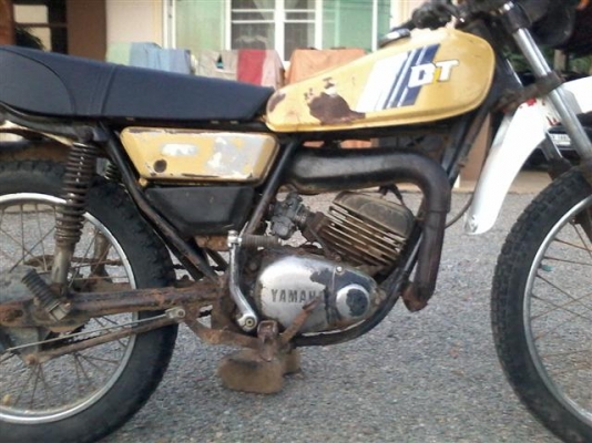 ขาย DT100 ไม่มีเอกสารออกใบซื้อขายเครื่องดีโครงคันสตาร์ทคันเกียร์ไม่เชื่อมรถเดิมแห้งๆเครื่องไม่เยิ้มเหมาะเอาไปปั้น