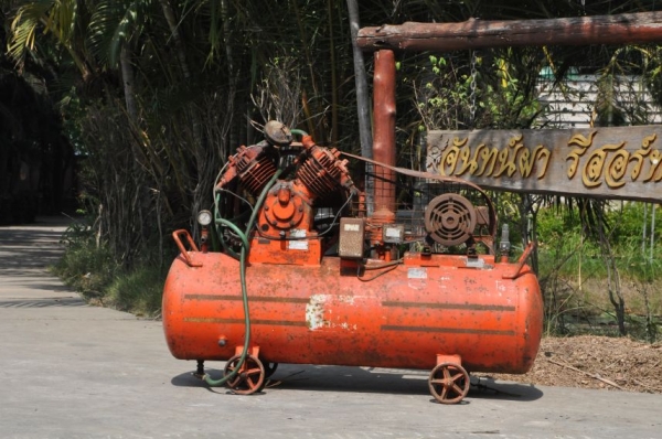 ขายปั้มลมMEJI JAPAN250L สวยเดิมจากญี่ปุ่นยังไม่เคยใช้งานในไทย 25,000เท่านั้น!!