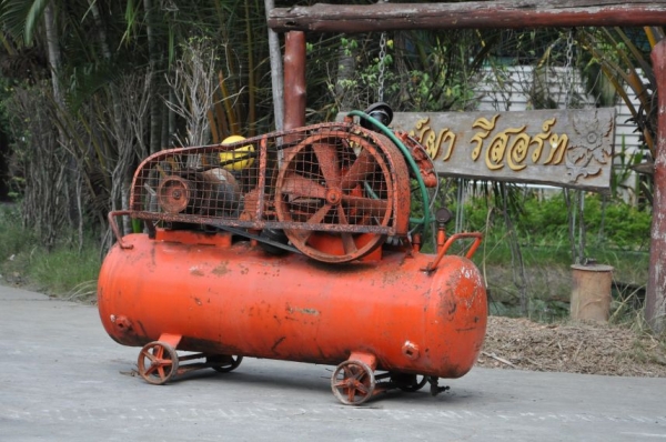 ขายปั้มลมMEJI JAPAN250L สวยเดิมจากญี่ปุ่นยังไม่เคยใช้งานในไทย 25,000เท่านั้น!!