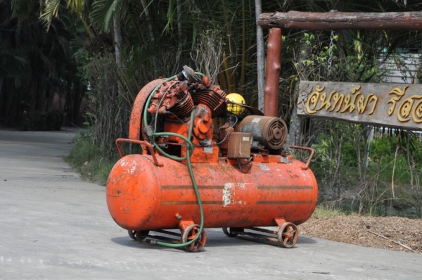 ขายปั้มลมMEJI JAPAN250L สวยเดิมจากญี่ปุ่นยังไม่เคยใช้งานในไทย 25,000เท่านั้น!!