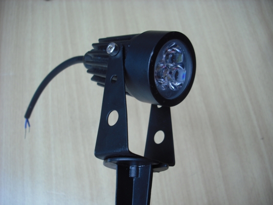 ไฟ LED ใช้ในสนามหญ้า