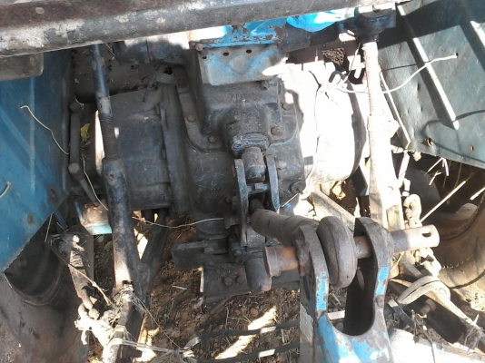 ขายด่วน รถไถFORD 6610  สองเพลา สภาพพร้อมใช้งาน  เครื่องแน่น หางแน่น ยางหลังสวย อุปกรณ์ 4อย่างครับ รถใช้งานดีมากครับ เอกสารเล่มทะเบียนพร้อมโอน