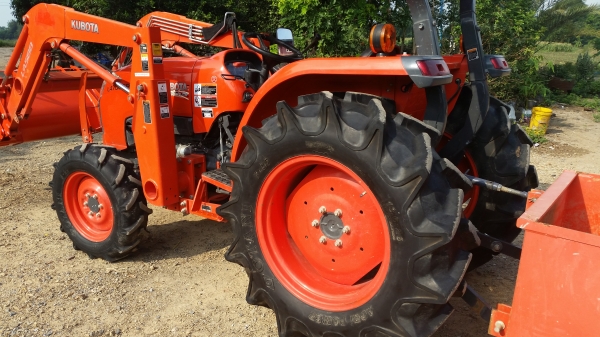 ขายรถไถคูโบต้า  KUBOTA     L4708SP (4WD)พร้อมบุ้งกี๋