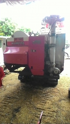 ขายรถเกี่ยวคูโบต้าdc68g ขายรถเกี่ยวคูโบต้าdc68g