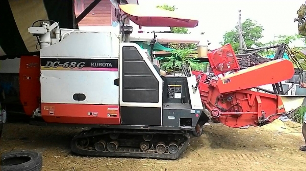 ขายรถเกี่ยวคูโบต้าdc68g