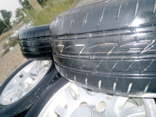 ล้อแม็ก6รู+ยางบริสโตนลงพื้นปี15 ยางใหม่มาก98\% ดอกยางเต็ม ล้อแม็ก6รู+ยางบริสโตนลงพื้นปี15 ยางใหม่มาก98\% ดอกยางเต็ม