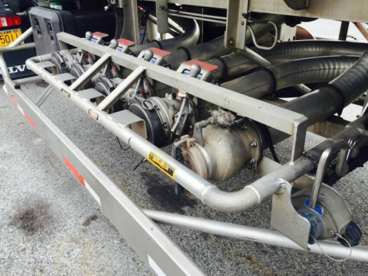 ต้องการขายหัวลาก Volvo FM13-400HP และหางลากจำนวน 48,000 ลิตร (มาดูรถได้ที่ศรีราชา ไม่มีค่าใช้จ่ายน่ะครับ)