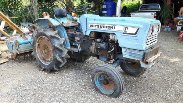 ขายรถไถยี่ห้อมิตรซูตามสภาพเครื่องเกียดีมากติดง่ายพร้อมโลตารีงดต่อรองครับ