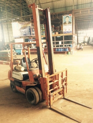 ขายรถยก TOYOTA เสาสูง 5 เมตร งากระดกได้ เครื่องดี รถสวย สภาพพร้อมใช้งาน