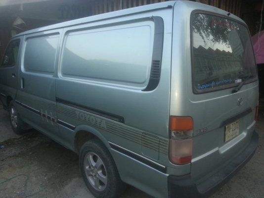ขายรถตู้ทึบทำกินได้เลย2.8ดีเซล