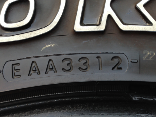 ยาง All Yokohama 31 10.5 R15 กลางปี12 ดอกเต็ม พร้อมใช้งาน ราคาไม่แพง ยาง All Yokohama 31 10.5 R15 กลางปี12 ดอกเต็ม พร้อมใช้งาน ราคาไม่แพง