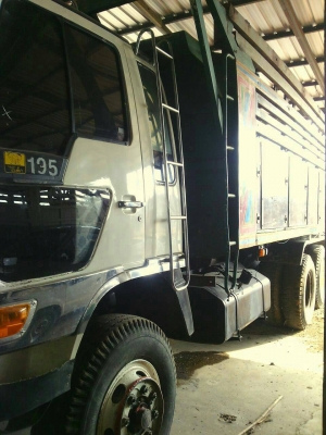 ขาย 10 ล้อ ดั้ม 2 เพลา เกียร์ครูเลอร์ สวยพร้อมใช้งาน ขาย 600000 บาท