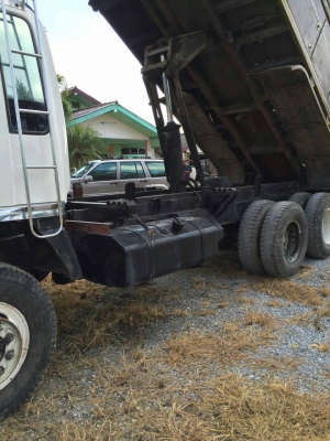 ขาย 10 ล้อ ดั้ม 2 เพลา เกียร์ครูเลอร์ สวยพร้อมใช้งาน ขาย 600000 บาท