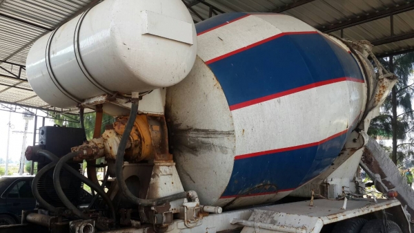 ขายด่วนรถโม่ปูนNISSANCW430H 230แรงสองเพลาสภาพพร้อมใช้งานโทร0856842587