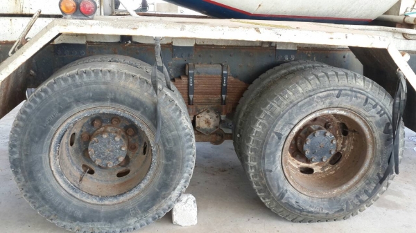 ขายด่วนรถโม่ปูนNISSANCW430H 230แรงสองเพลาสภาพพร้อมใช้งานโทร0856842587